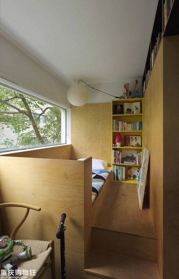 別怕，這類顏色的木板鋪滿墻一點(diǎn)也不壓抑、老土