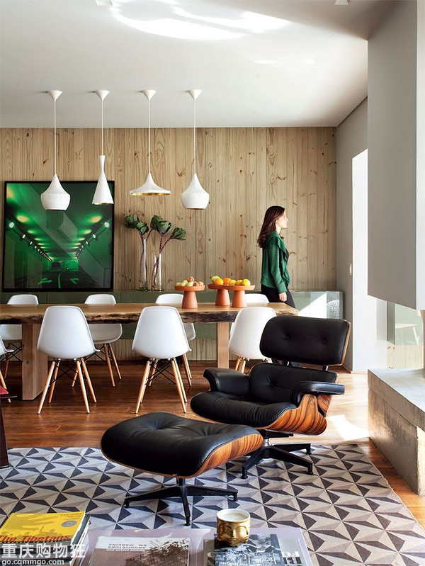 別怕，這類顏色的木板鋪滿墻一點(diǎn)也不壓抑、老土