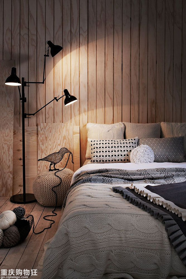 別怕，這類顏色的木板鋪滿墻一點(diǎn)也不壓抑、老土