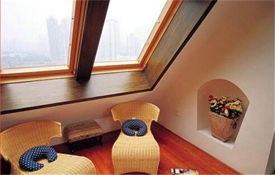 三居室陽臺裝修案例 打造一個(gè)休憩小天地